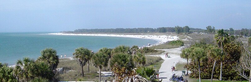Fort De Soto is a dog friendly beach